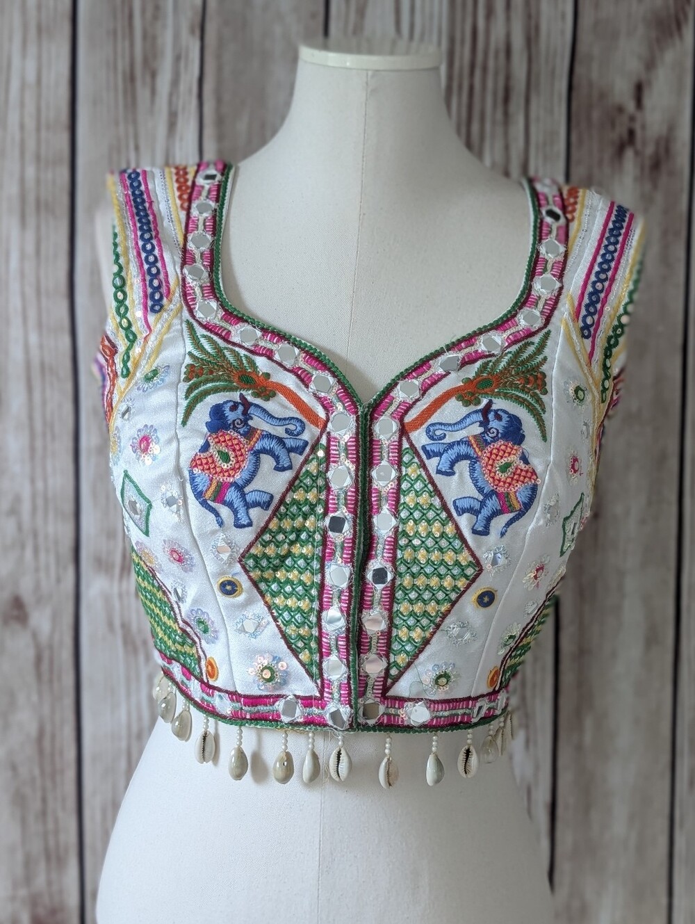 ✨ NWOT White Multi Color Embroidered Traditional Navratri Chaniya Choli Blouse.